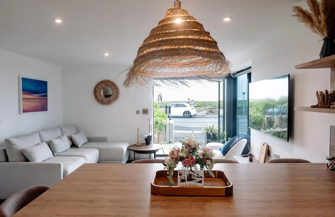 Coast Beachfront Gf 6 Guests Dog Friendly Apartment-1